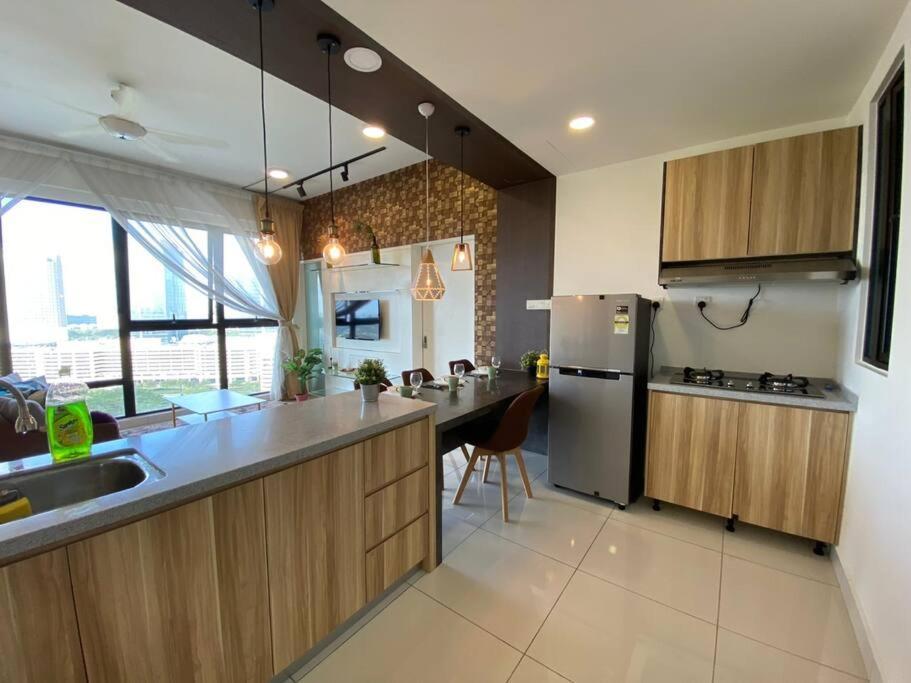 Southkey Mosaic Cozy Netflix 1-4 Pax Apartment Johor Bahru
